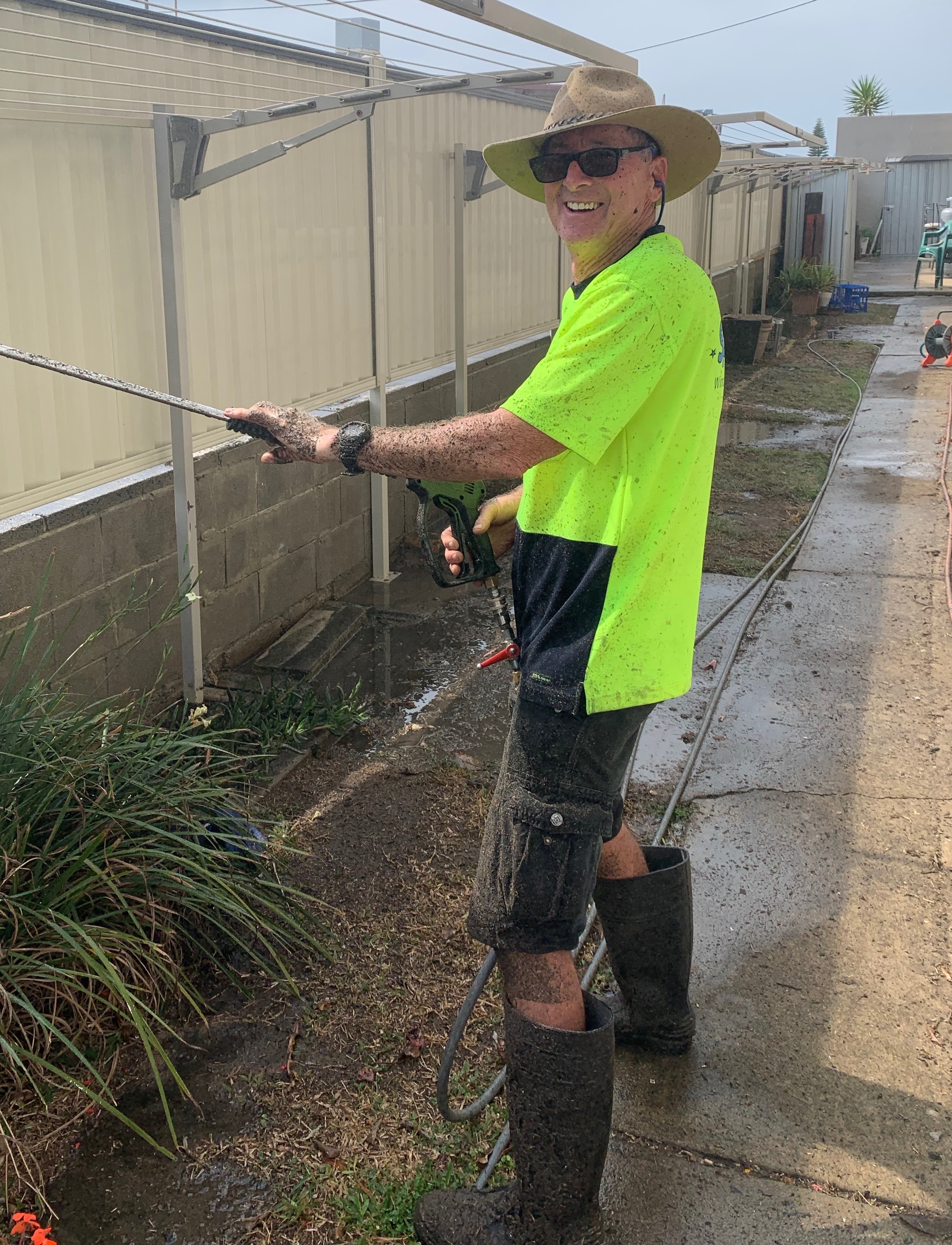 Here's a pic of Mike Salmon, the newest member of the Sparkle Team.  Mike has been cleaning windows for 20 years or more and he always has a smile on his face - just look at him here... caked in dirt and loving every minute of it.